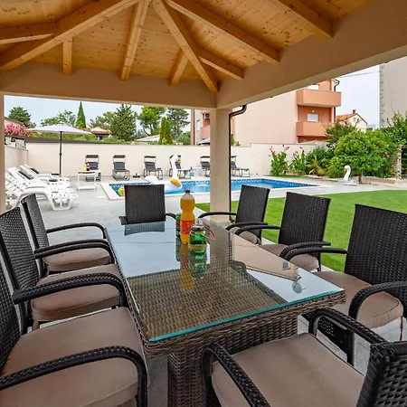 Apartment Beautiful In With Wifi Medulin